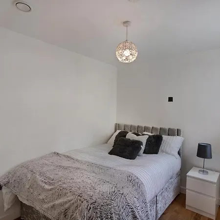 Lovely Spacious 2 Bed Apartment In Central Croydon Exterior photo