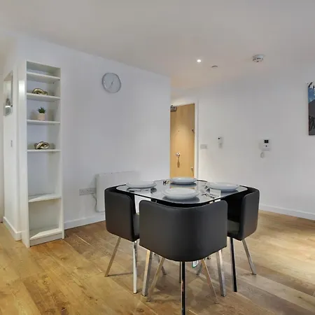 Lovely Spacious 2 Bed Apartment In Central Croydon Exterior photo