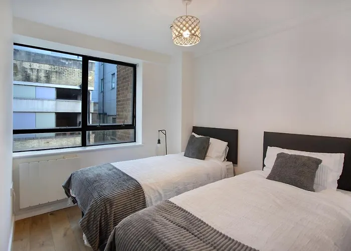 Lovely Spacious 2 Bed Apartment In Central Croydon