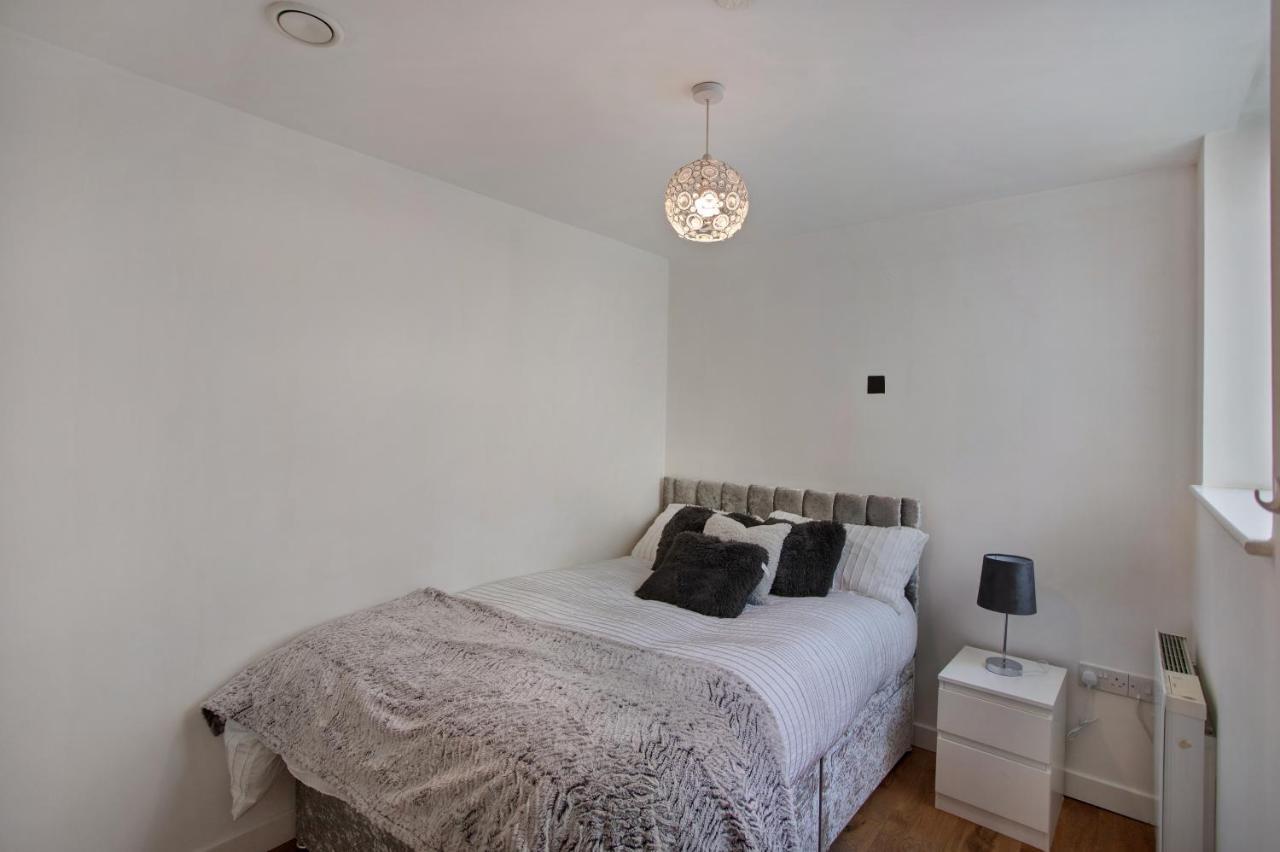 Lovely Spacious 2 Bed In *